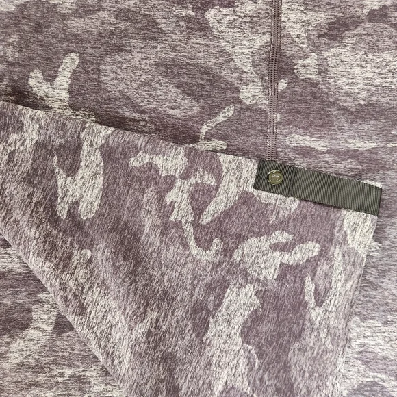lululemon athletica Charcoal Camouflage Vinyasa Wrap - Picture 8 of 13